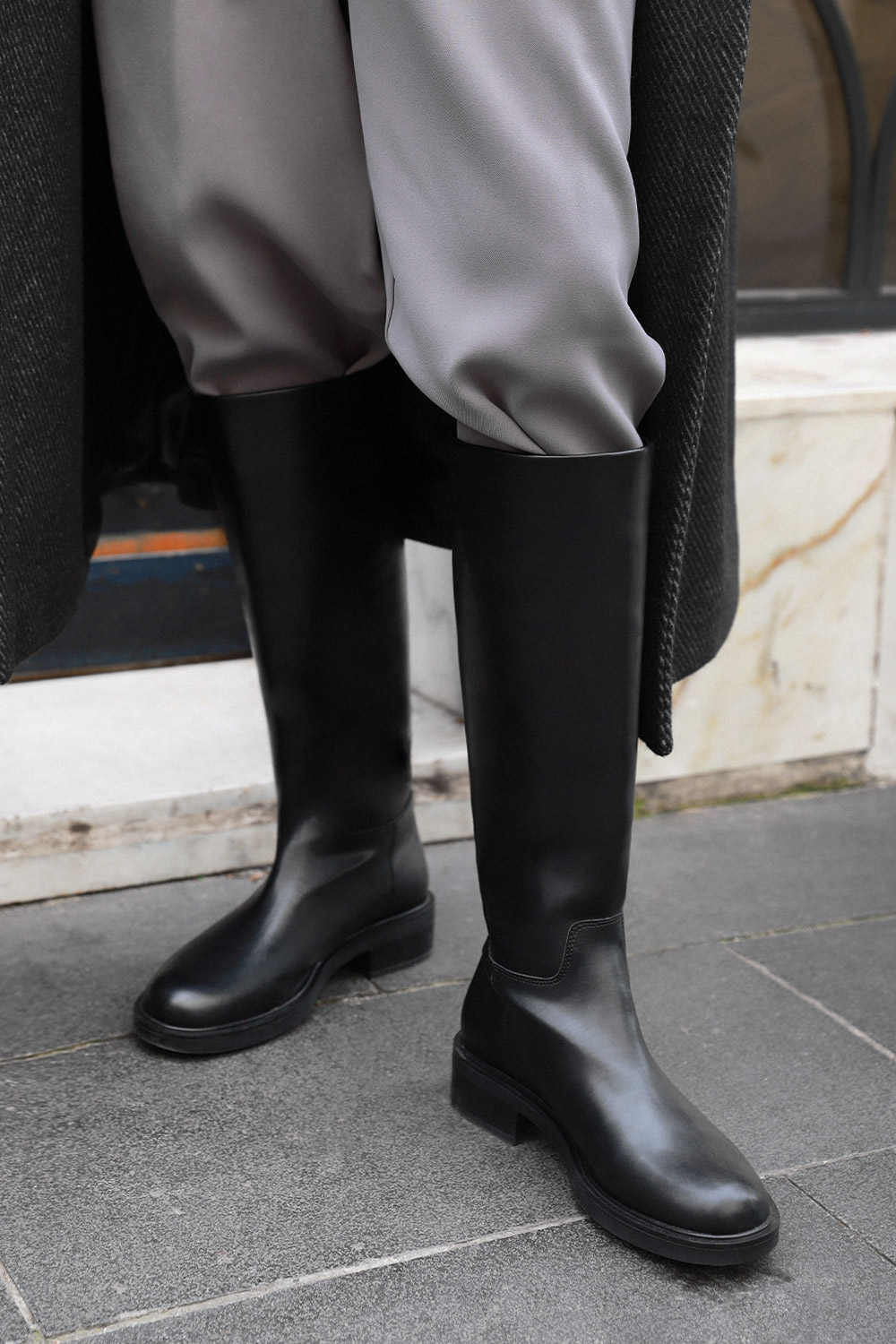 Dikişli Siyah Kadın Çizme