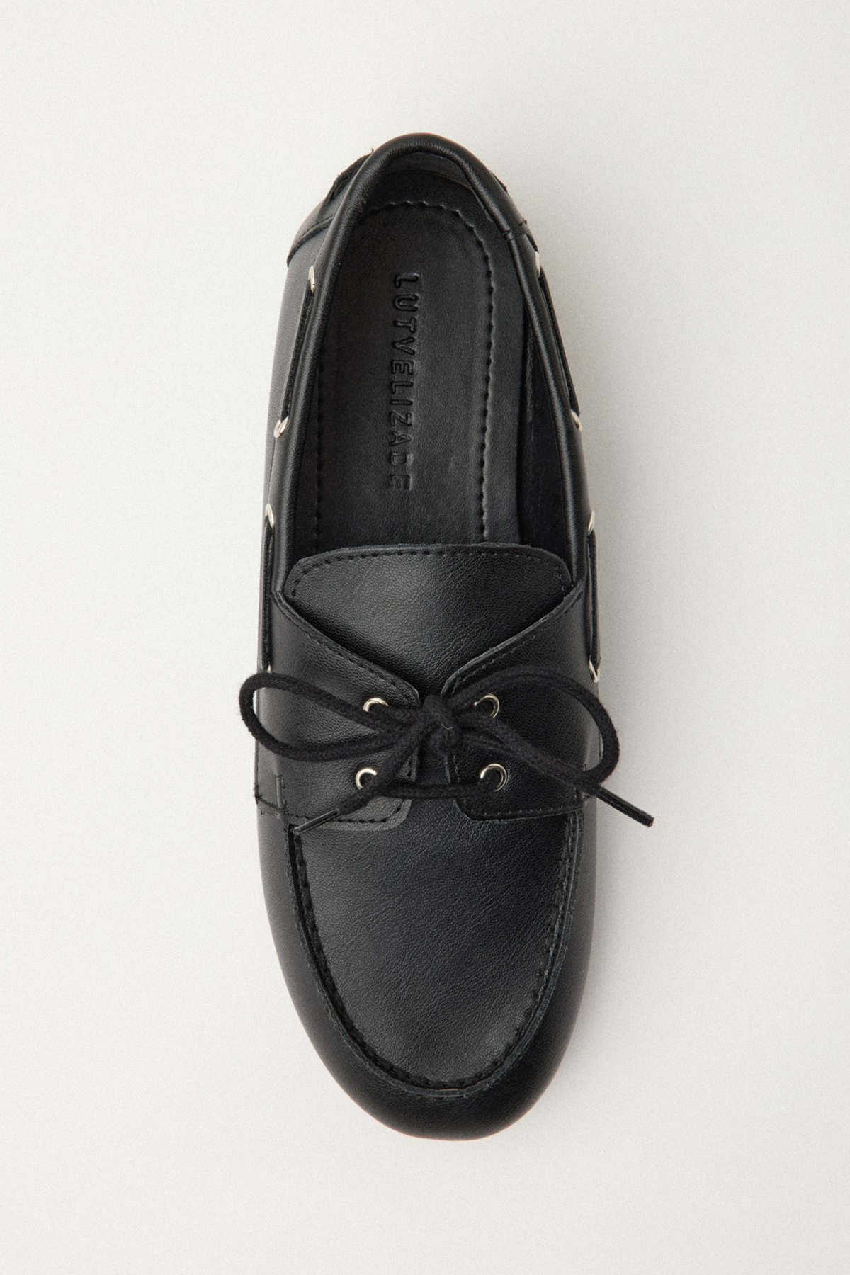 Fiyonk Detaylı Loafer Siyah Kadın Babet