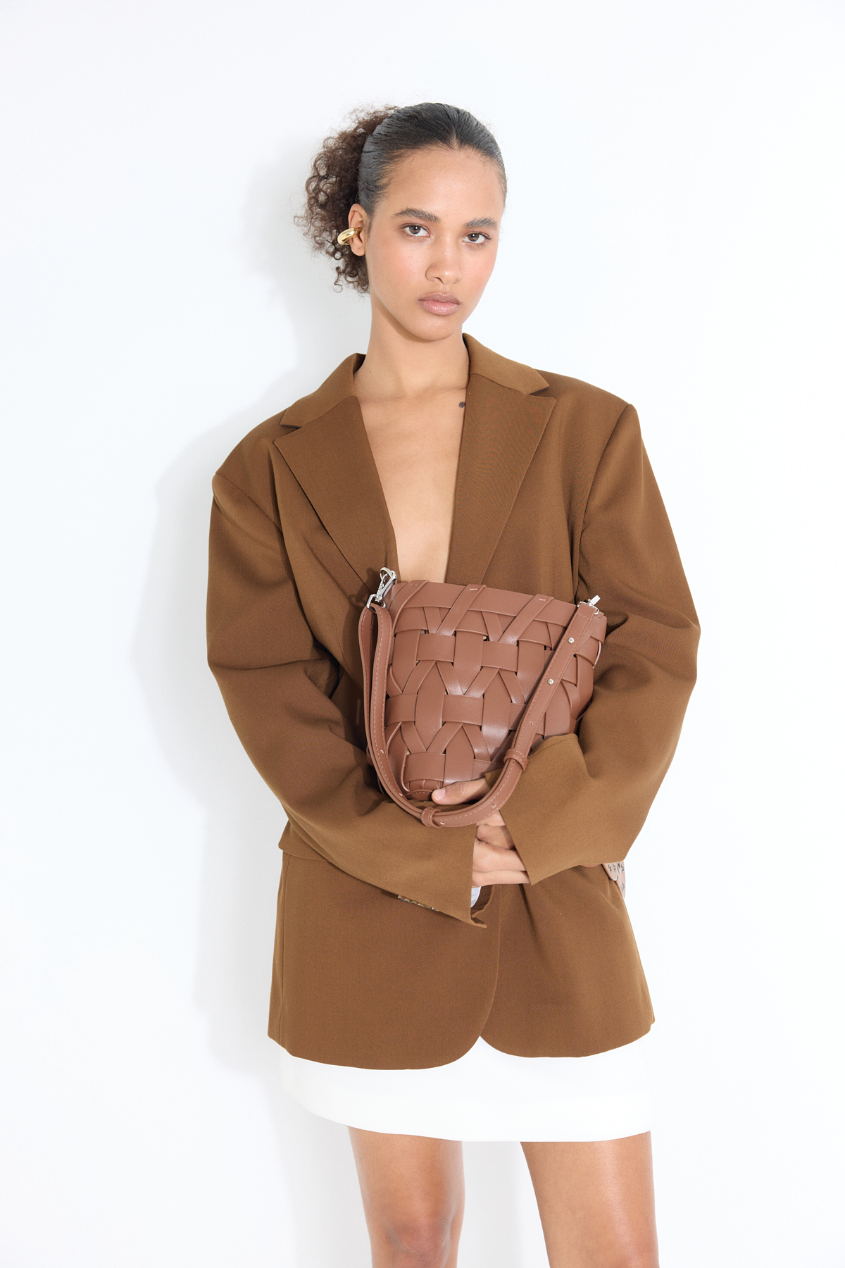 Geçişli Şerit Detaylı Bucket Acı Kahve Örgü Kadın Çanta