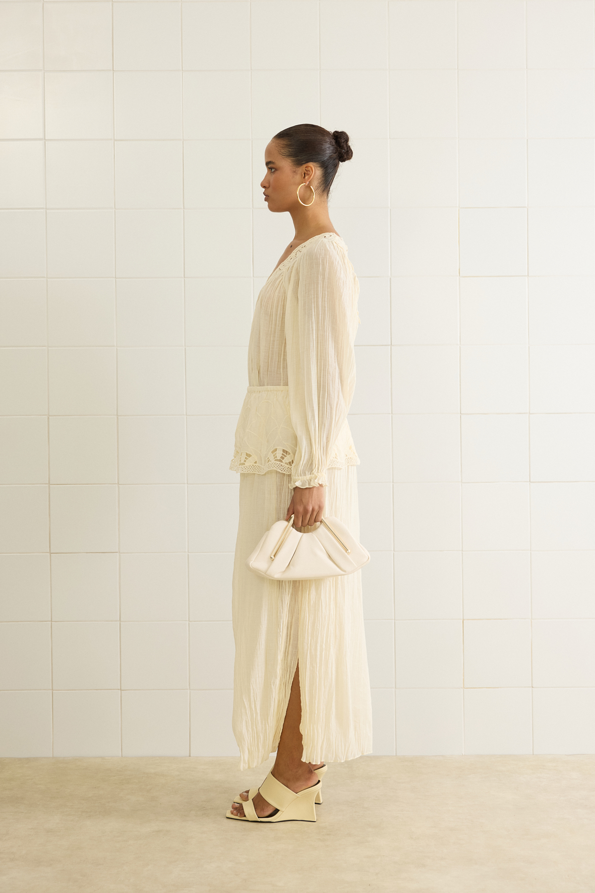 Geometrik Çerçeve Detaylı Beyaz Kadın Çanta