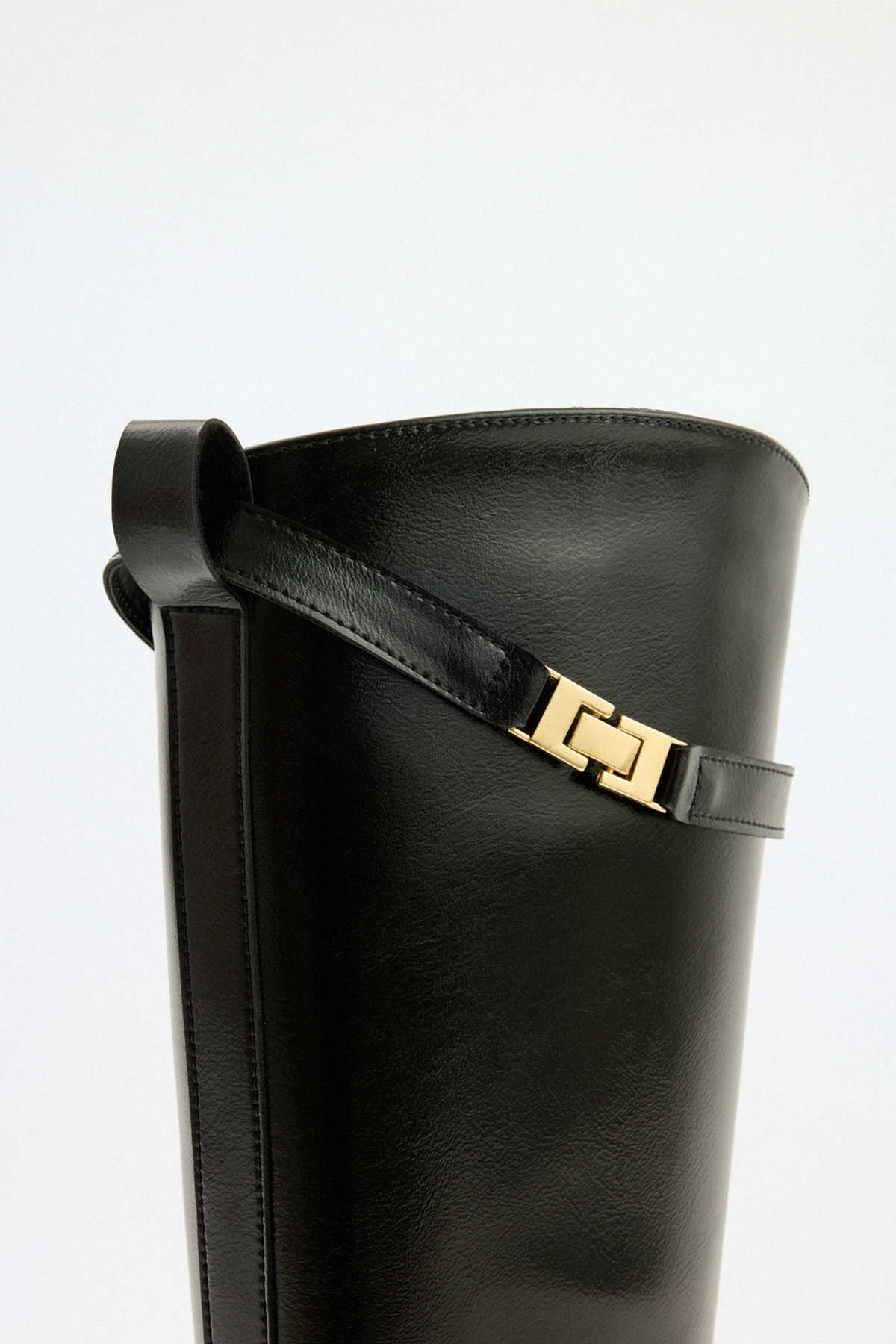 Gold Aksesuar Detaylı Siyah Kadın Çizme