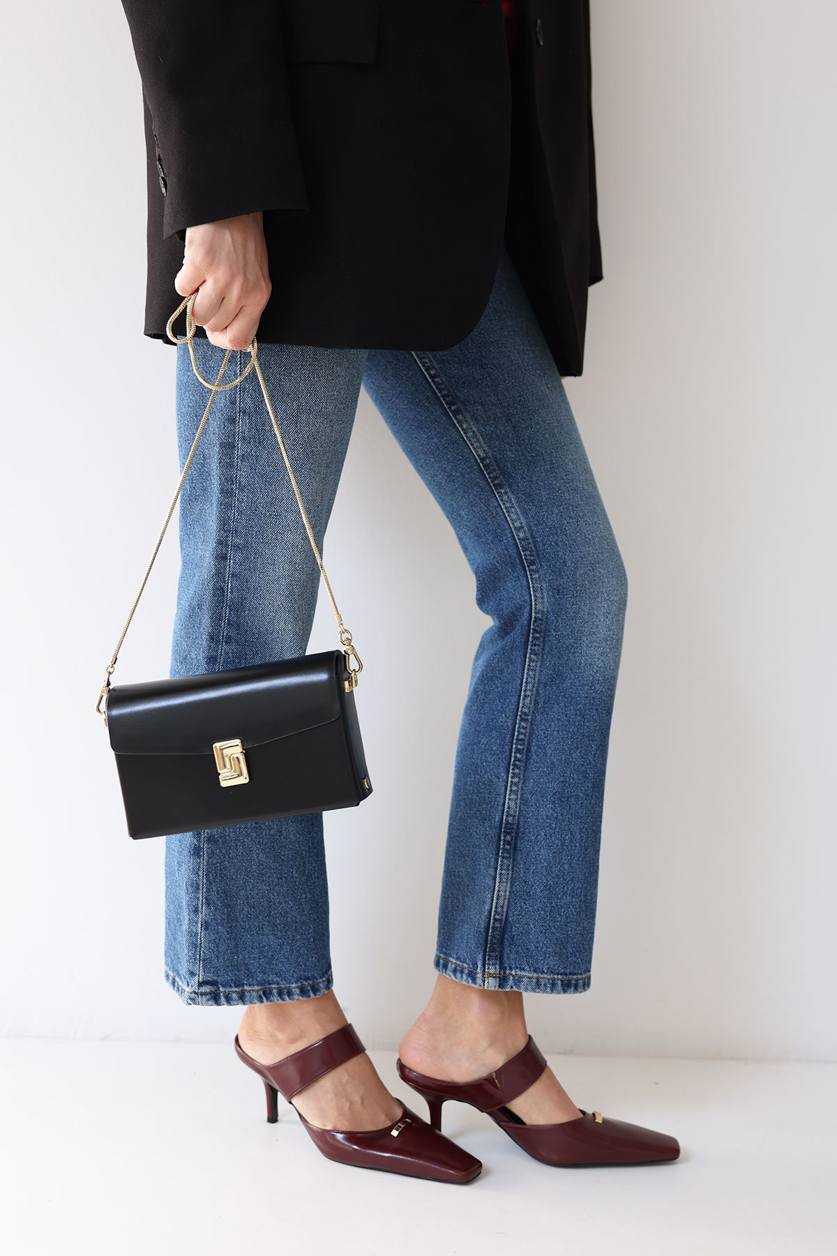 Gold Kilit Detaylı Siyah Kadın Çanta