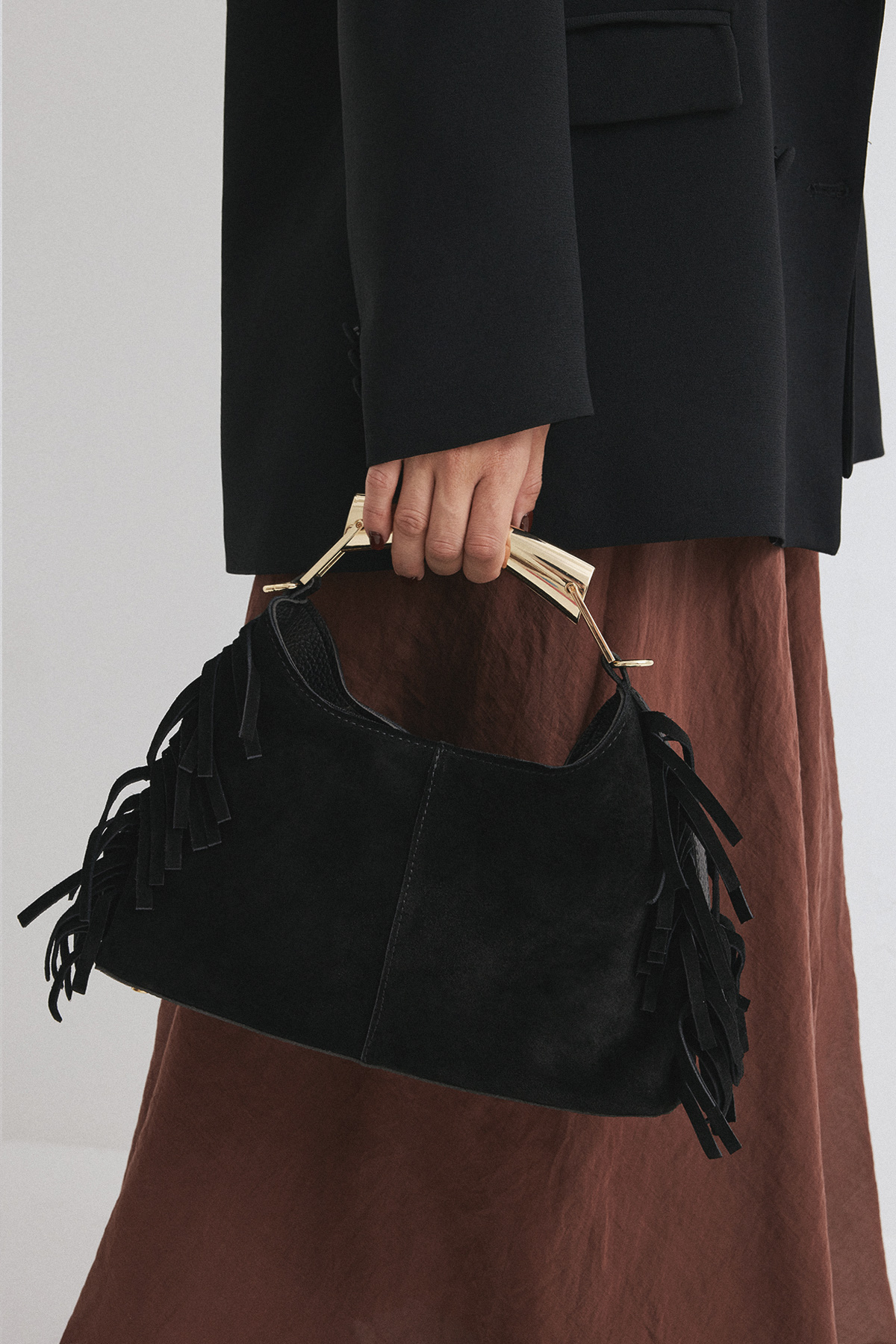 Gold Kulp Detaylı Siyah Süet Kadın Çanta