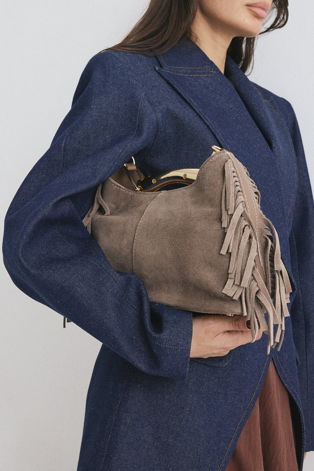 Gold Kulp Detaylı Vizon Süet Kadın Çanta