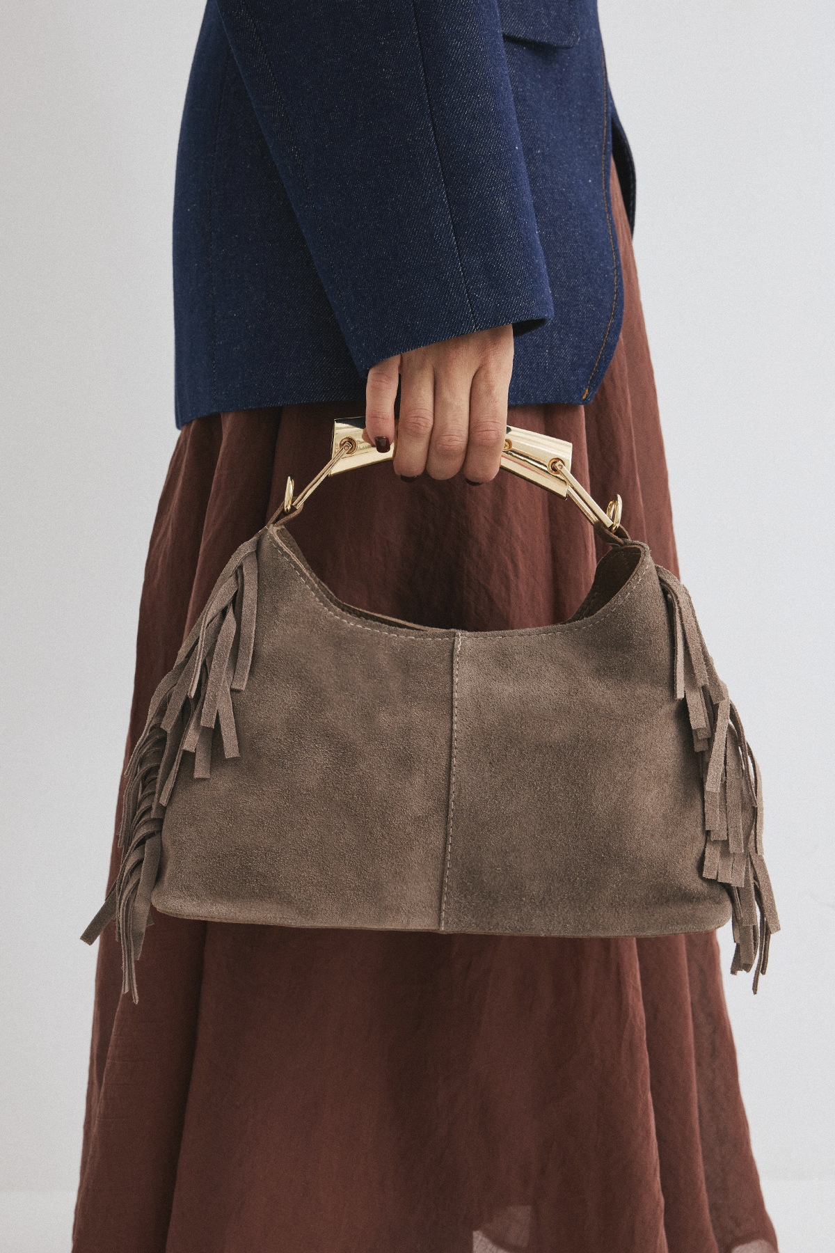 Gold Kulp Detaylı Vizon Süet Kadın Çanta