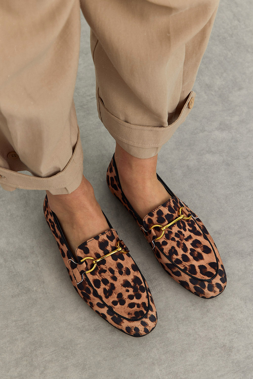 Gold Toka Detaylı Loafer Leopar Kadın Babet