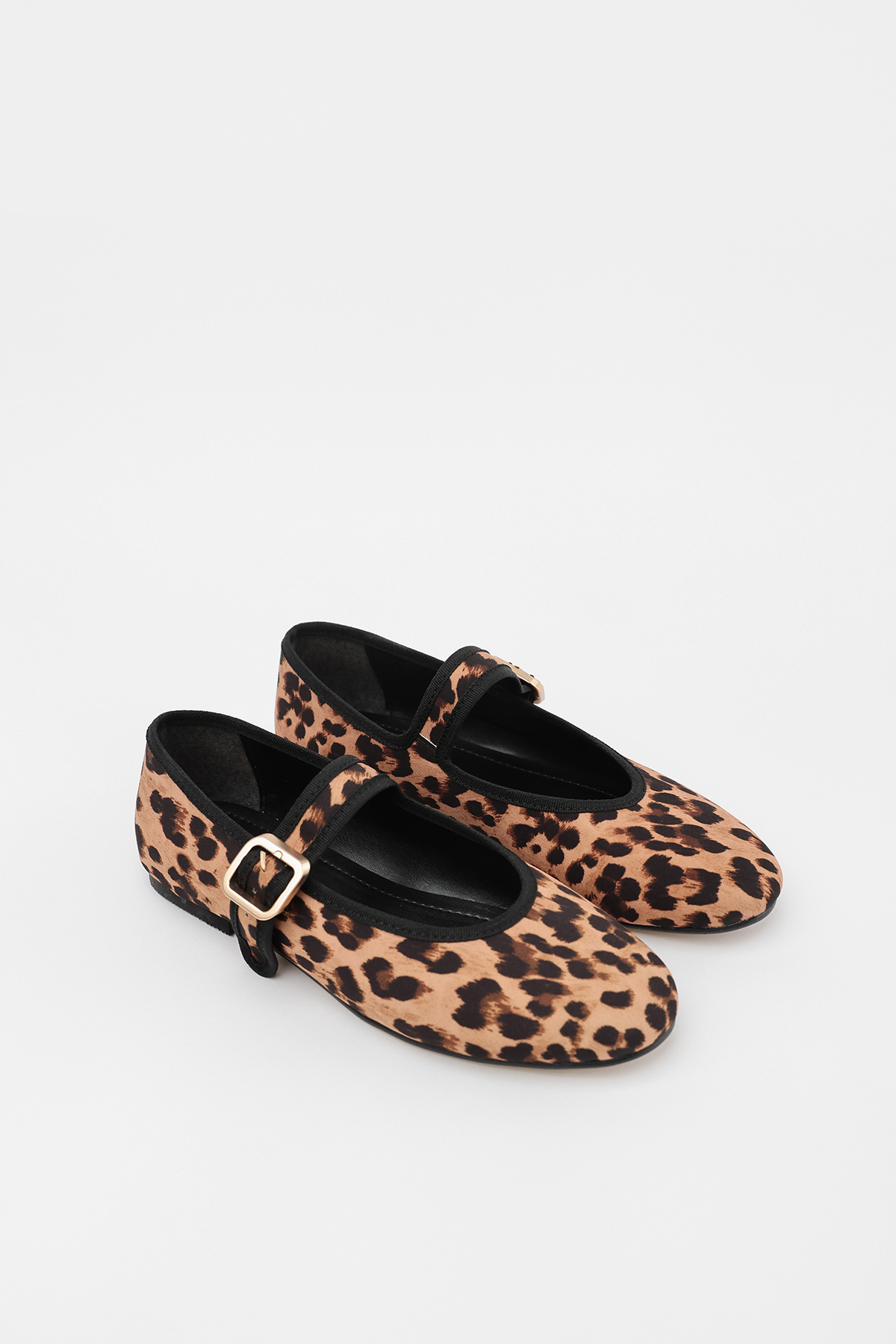 Gold Toka Detaylı Oval Leopar Kadın Babet