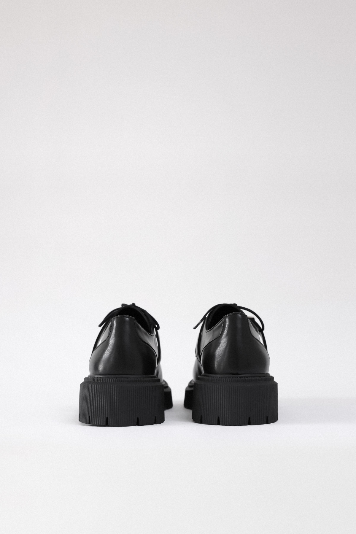 Gümüş Tokalı Loafer Siyah Kadın Babet