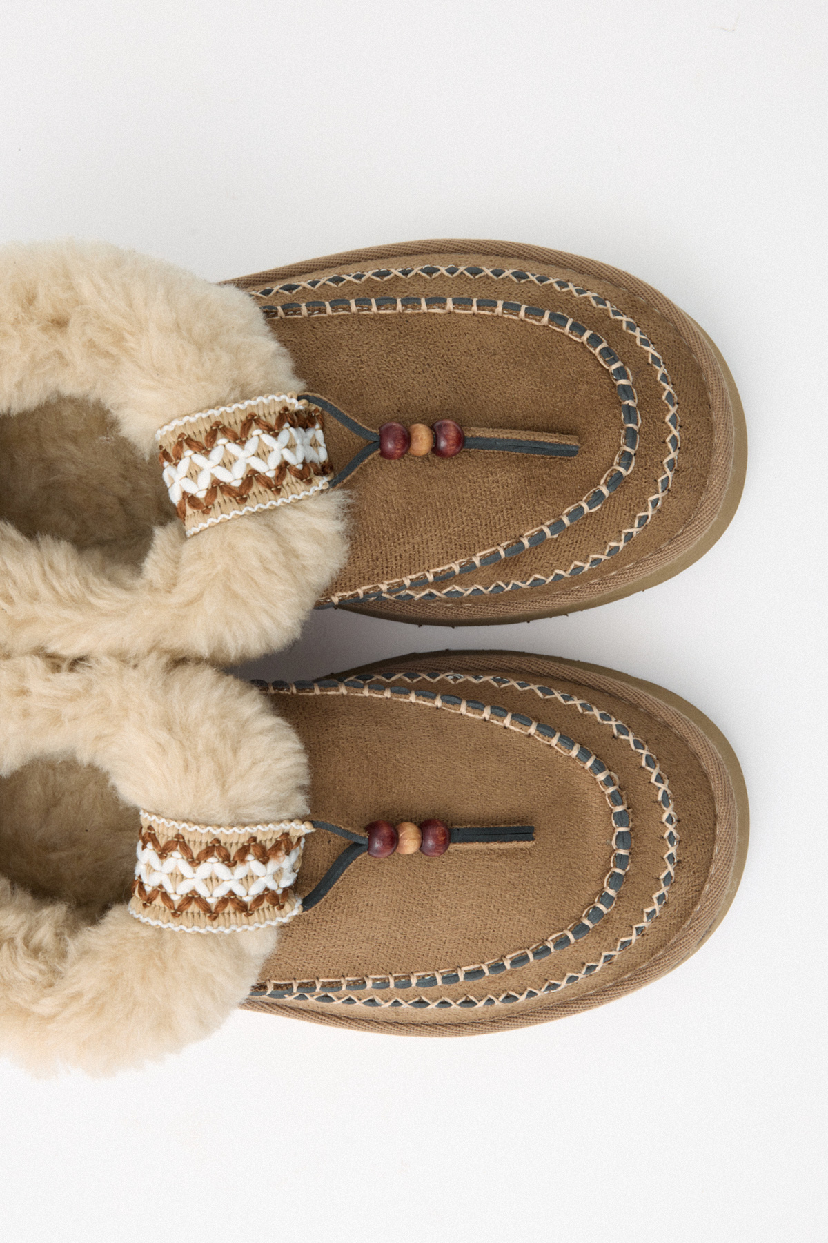 İçi Kürklü Boncuk İşlemeli Vizon Süet Kadın Bot