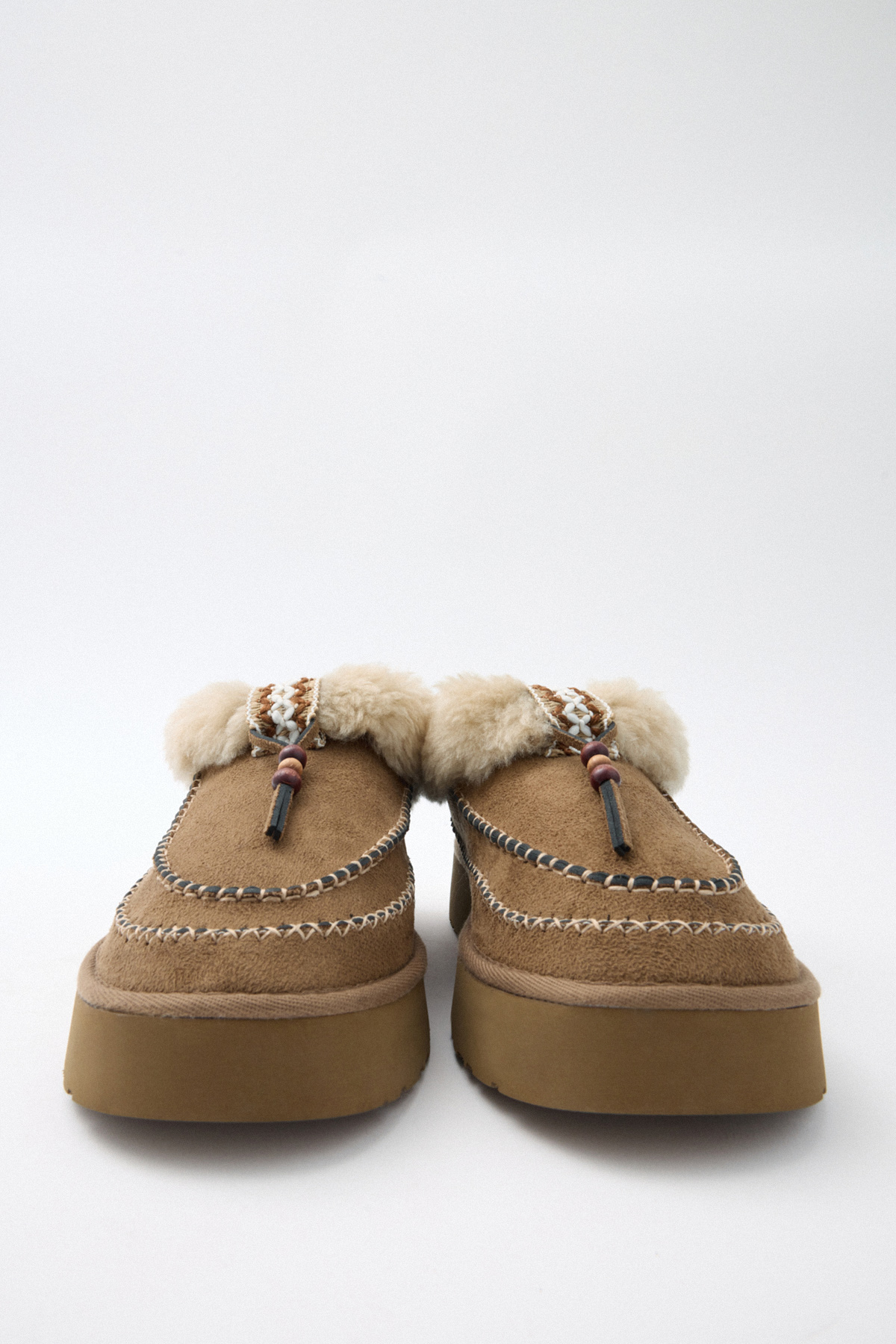 İçi Kürklü Boncuk İşlemeli Vizon Süet Kadın Bot