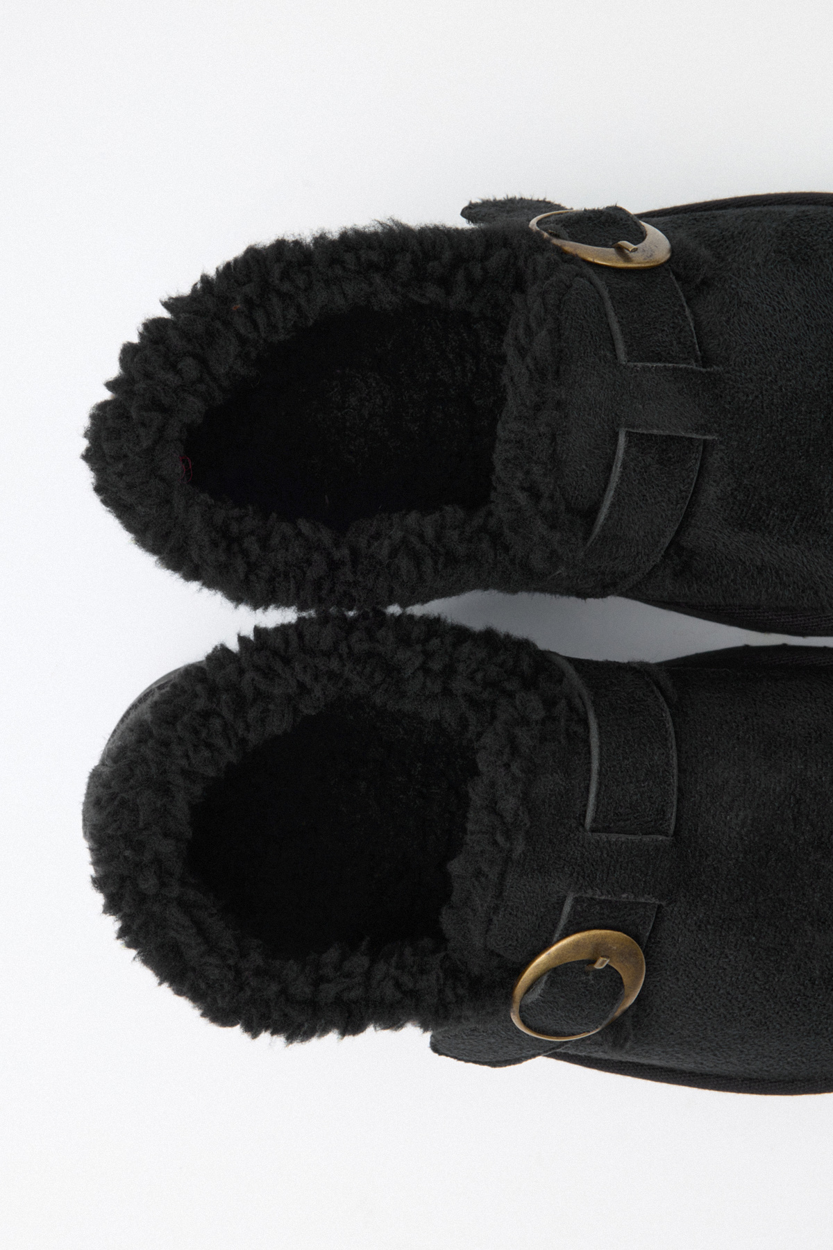 İçi Kürklü Eskitme Tokalı Siyah Süet Kadın Bot