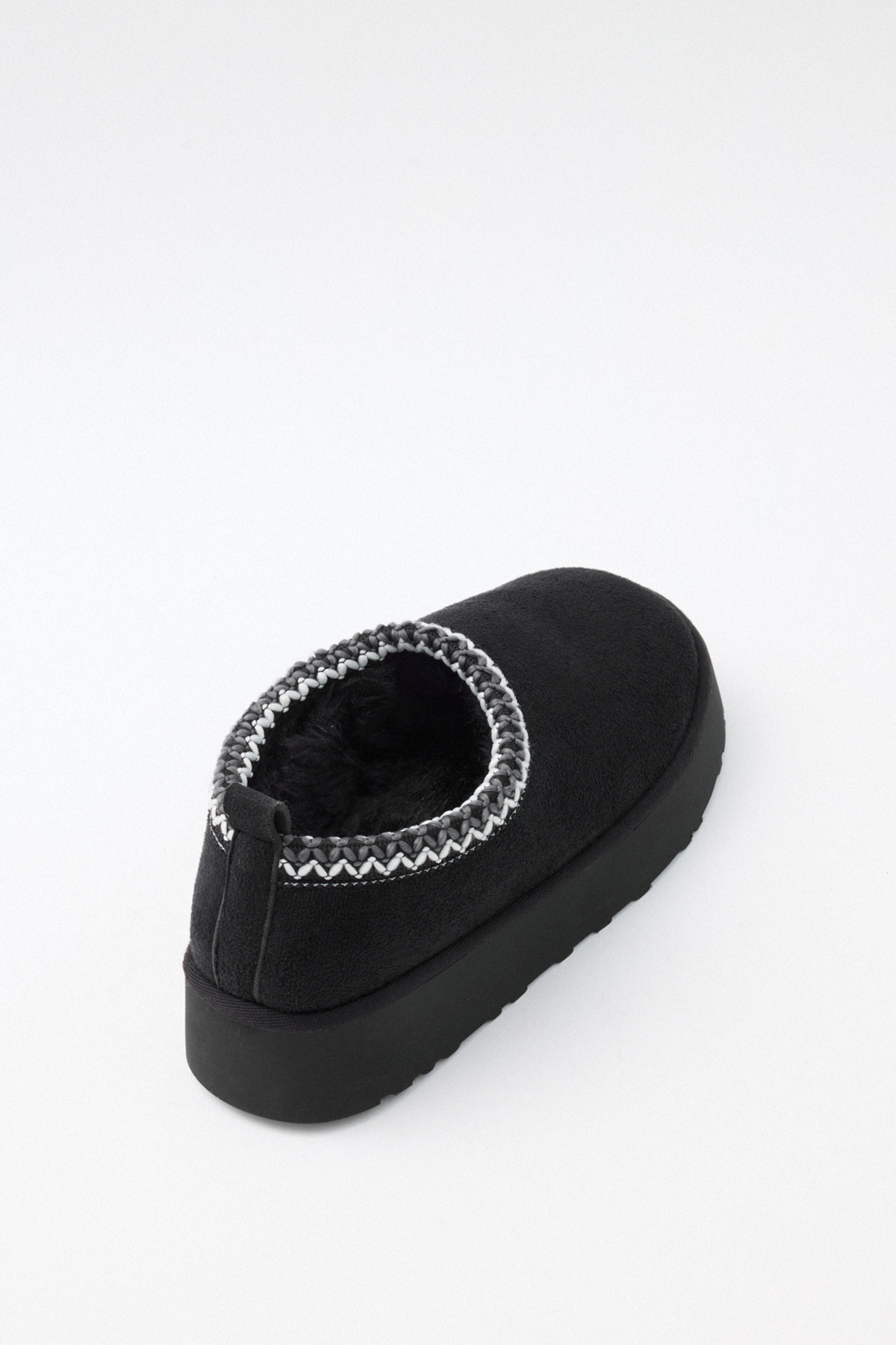 İçi Kürklü İşleme Detaylı Siyah Süet Kadın Bot