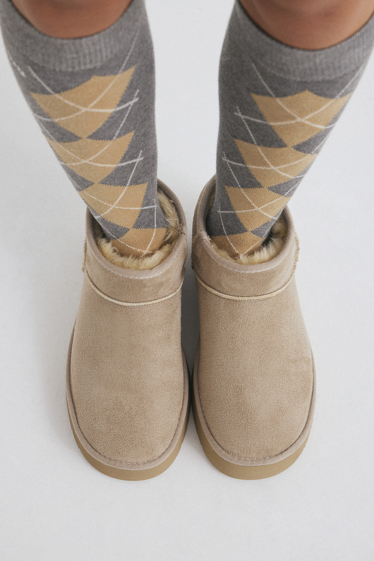 İçi Kürklü Kalın Tabanlı Bej Süet Kadın Bot