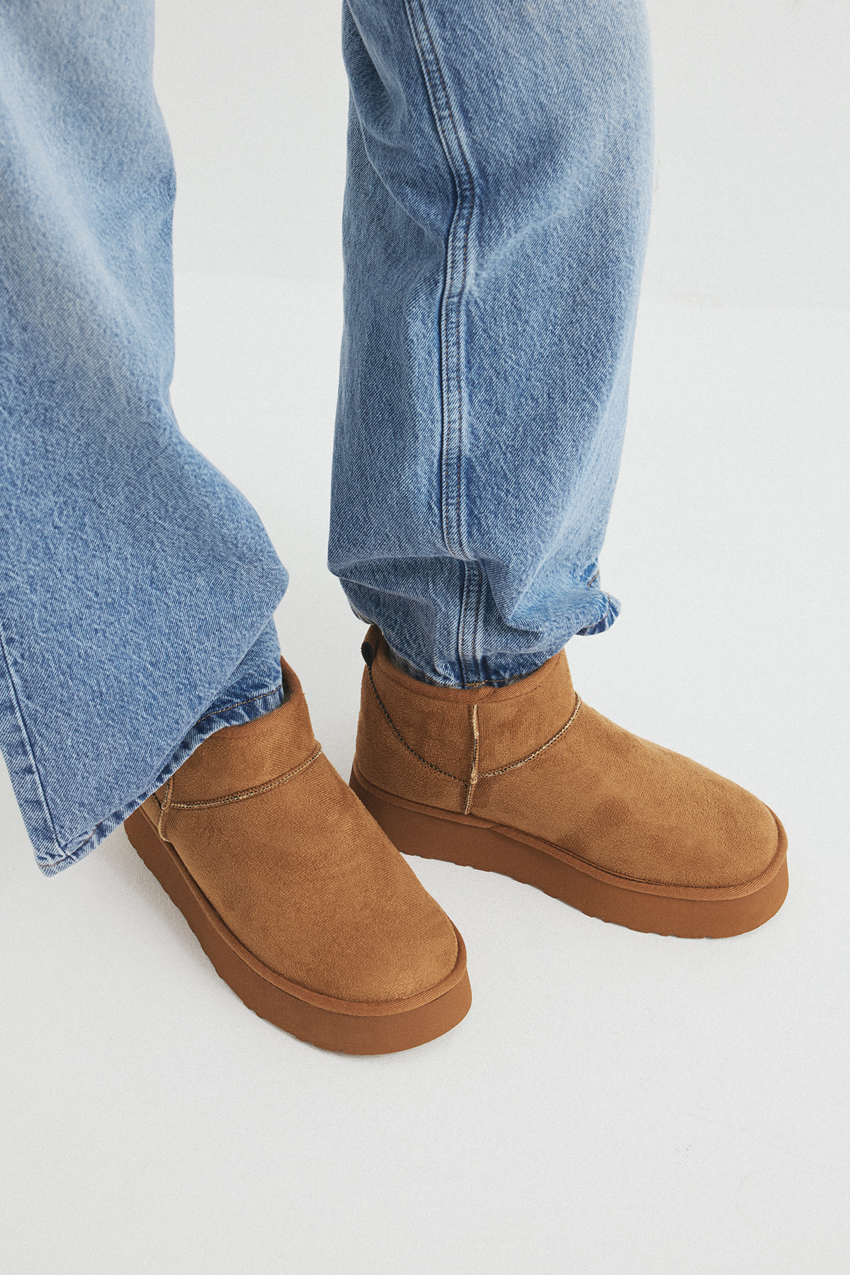 İçi Kürklü Kalın Tabanlı Taba Süet Kadın Bot