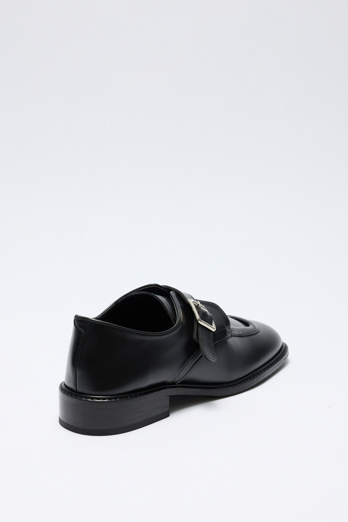 Kemer Detaylı Loafer Siyah Kadın Loafer