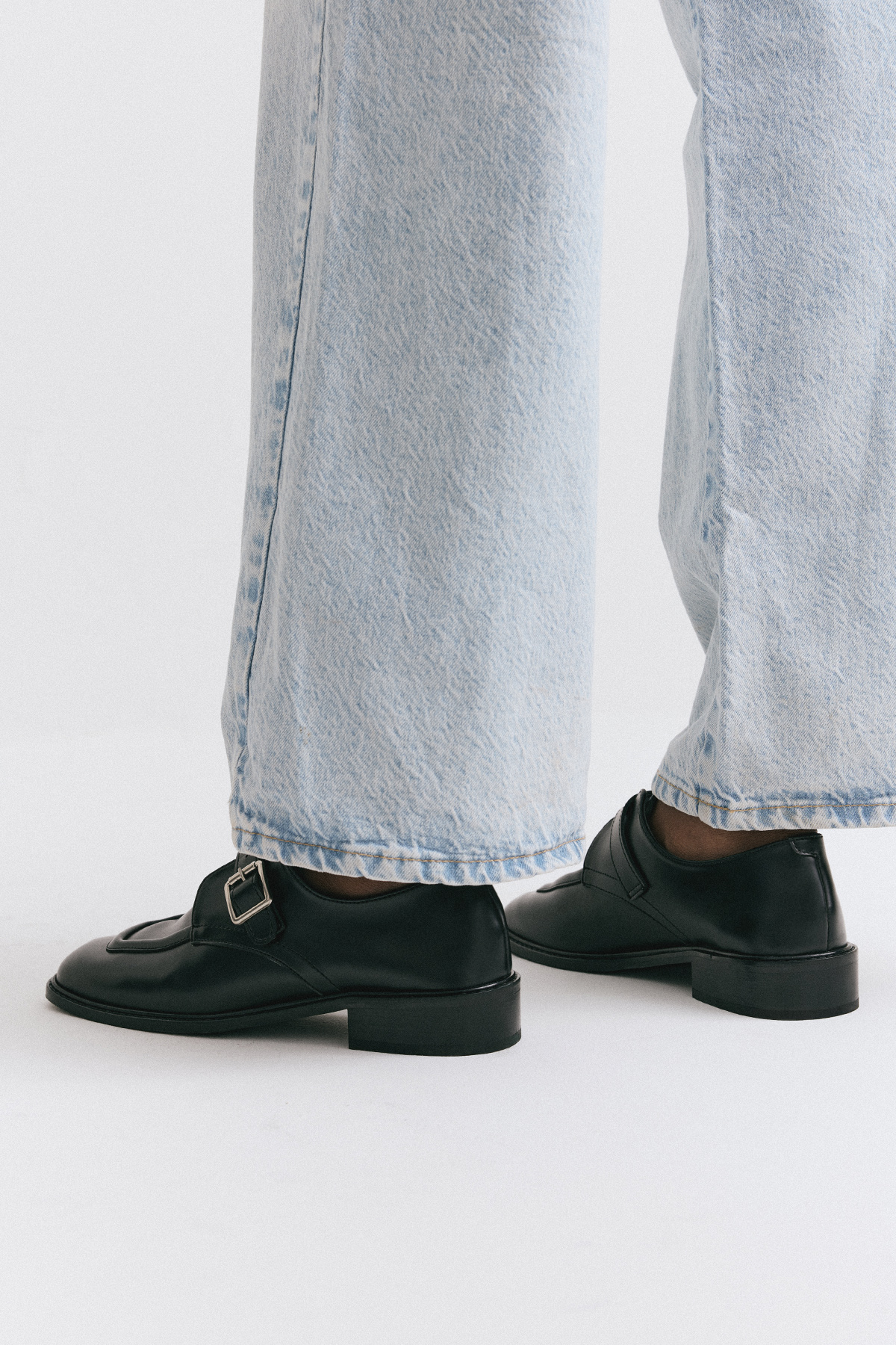 Kemer Detaylı Loafer Siyah Kadın Loafer