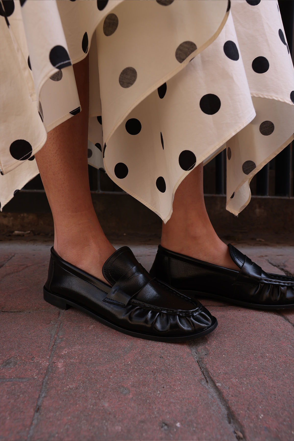 Klasik Deri Görünümlü Oval Burun Siyah Kadın Loafer