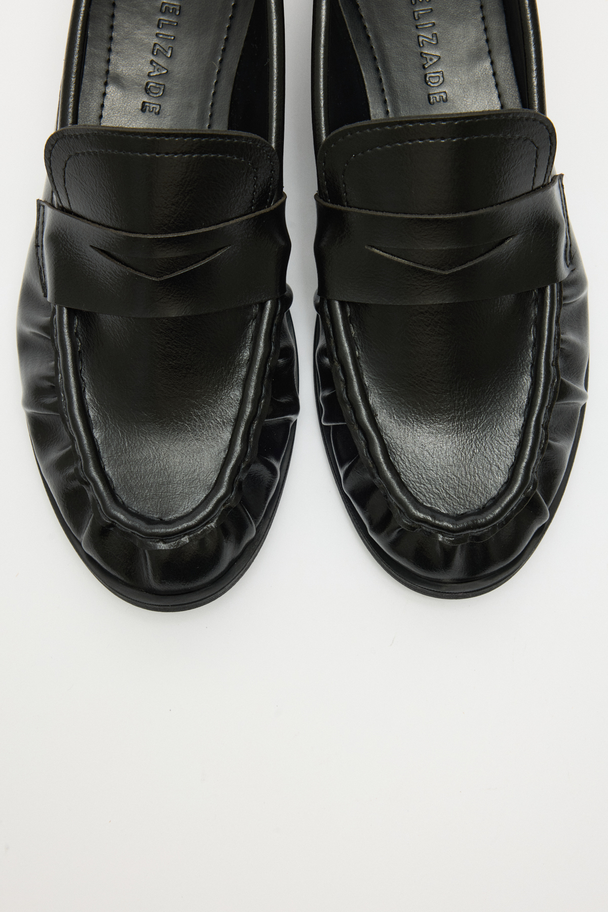 Klasik Deri Görünümlü Oval Burun Siyah Kadın Loafer