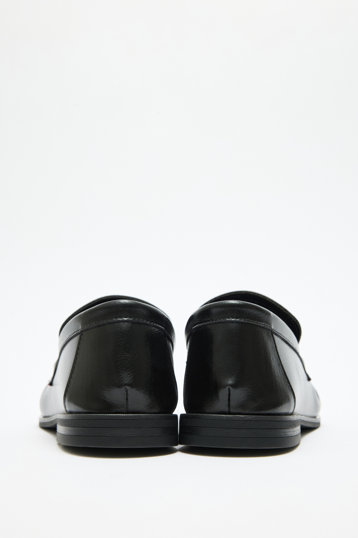 Klasik Deri Görünümlü Oval Burun Siyah Kadın Loafer