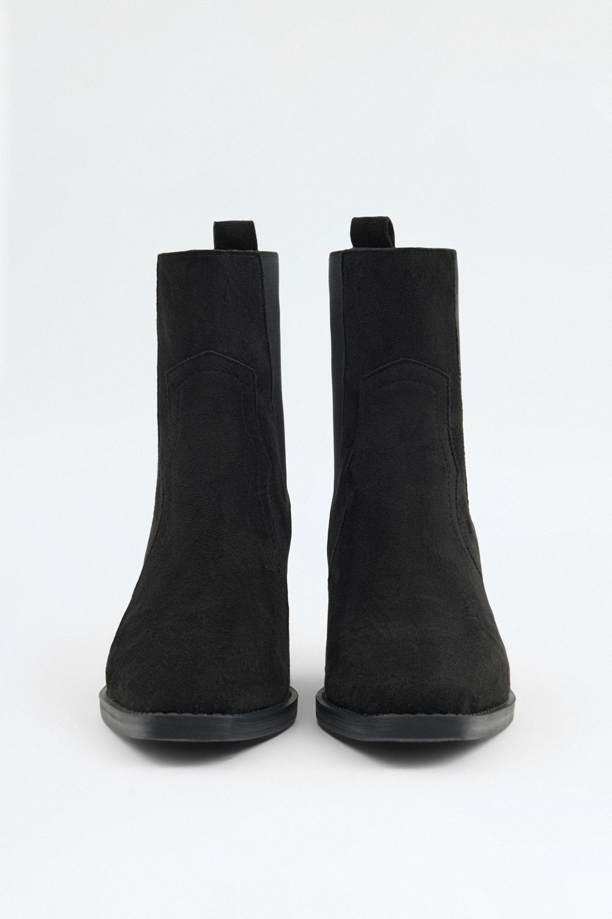 Küt Burun Bilek Detaylı Siyah Süet Kadın Bot