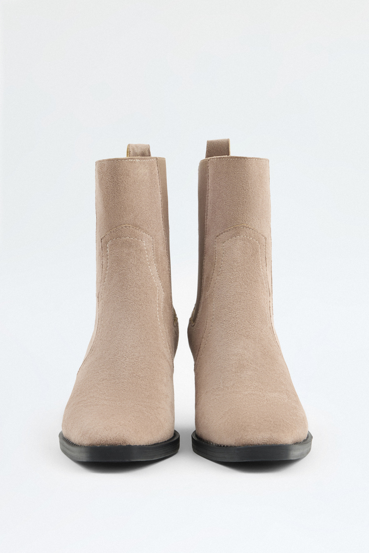 Küt Burun Bilek Detaylı Vizon Süet Kadın Bot