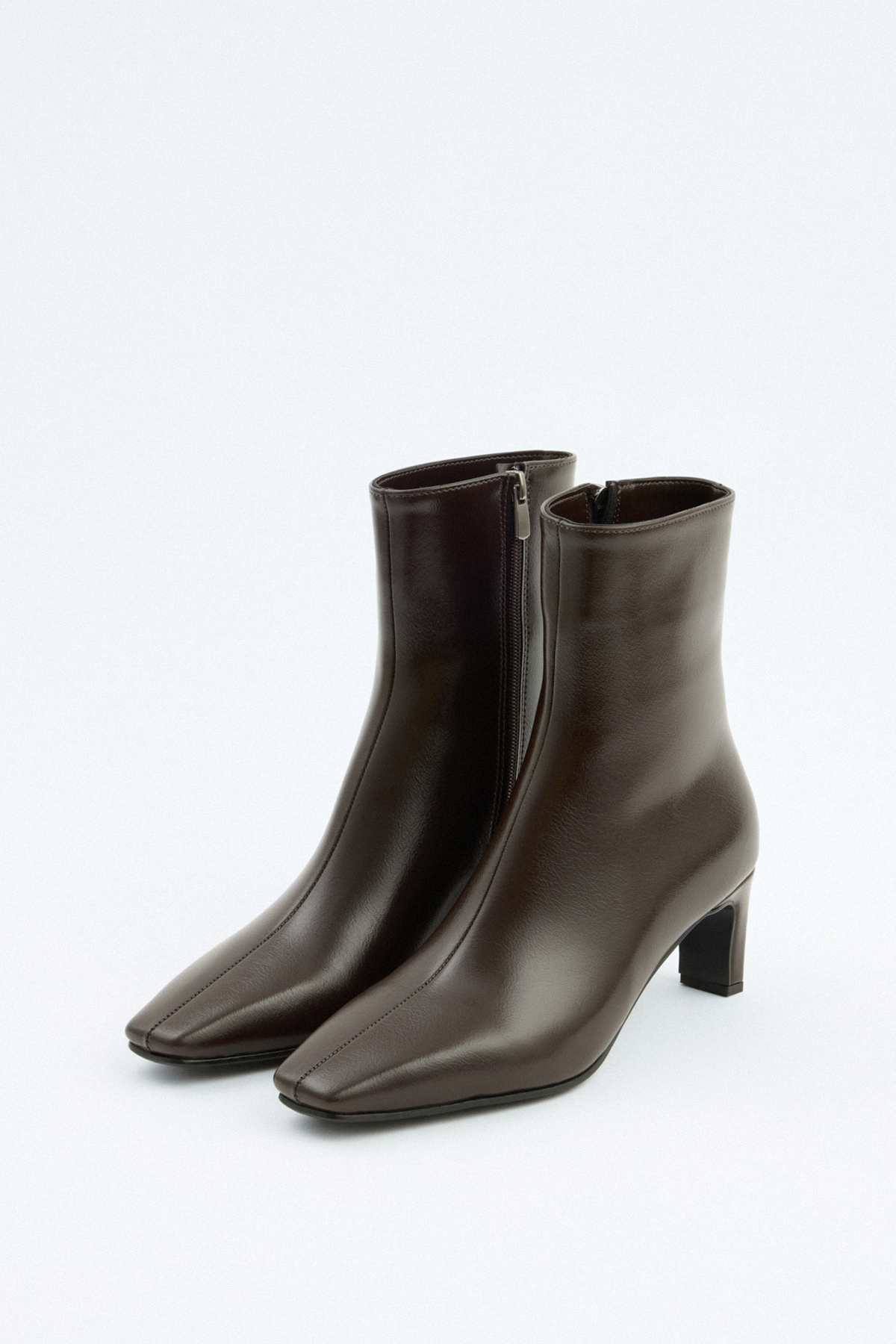 Küt Burun Bilek Üstü Acı Kahve Kadın Bot