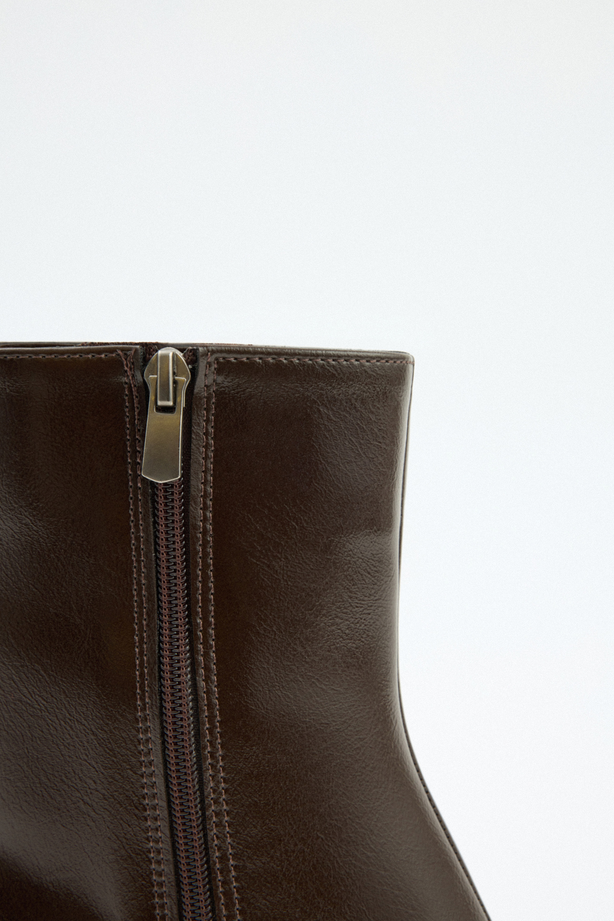 Küt Burun Bilek Üstü Acı Kahve Kadın Bot