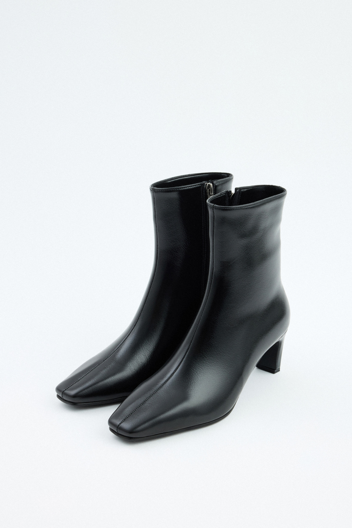 Küt Burun Bilek Üstü Siyah Kadın Bot