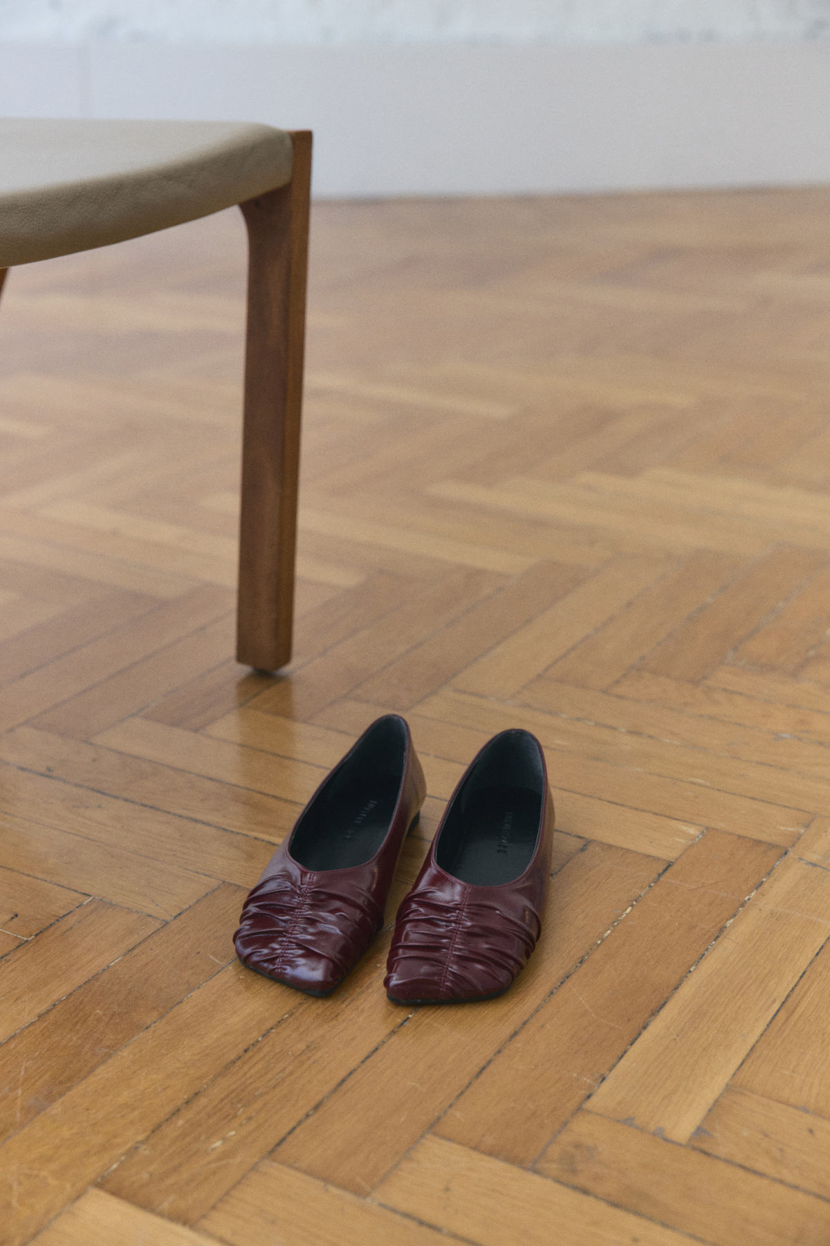 Küt Burun Büzgülü Bordo Kadın Babet