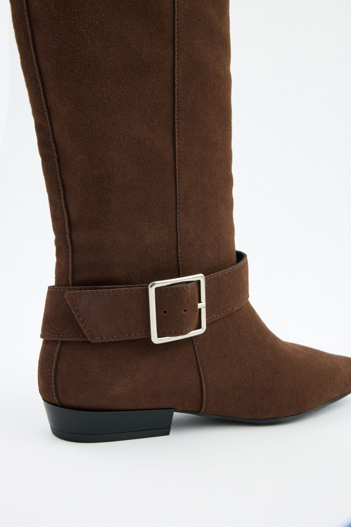 Küt Burun Kemer Detaylı Acı Kahve Süet Kadın Çizme