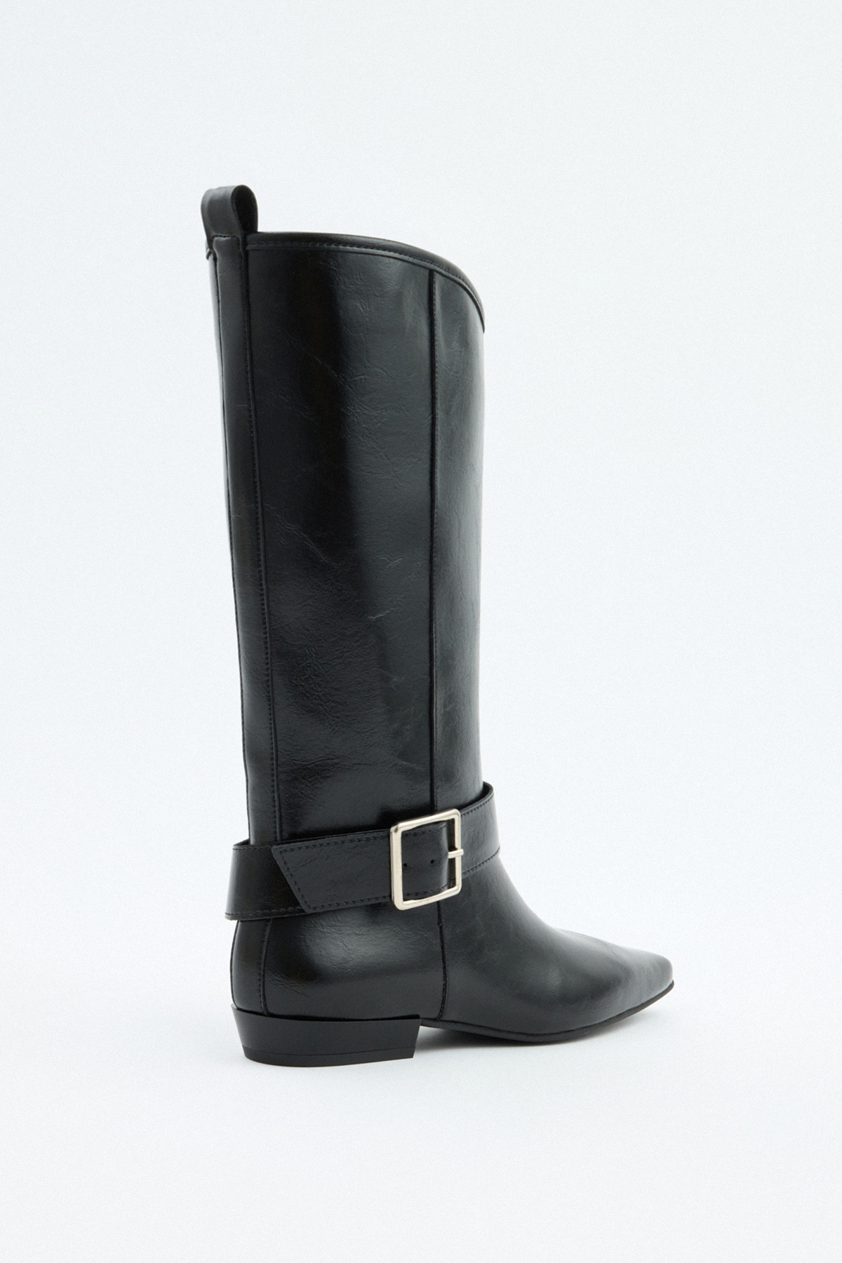 Küt Burun Kemer Detaylı Siyah Kadın Çizme