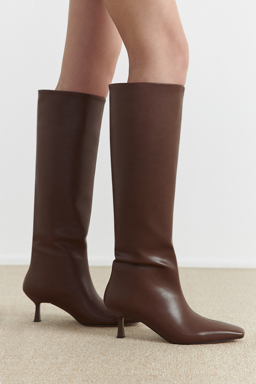 Küt Burunlu Uzun Kahve Kadın Çizme