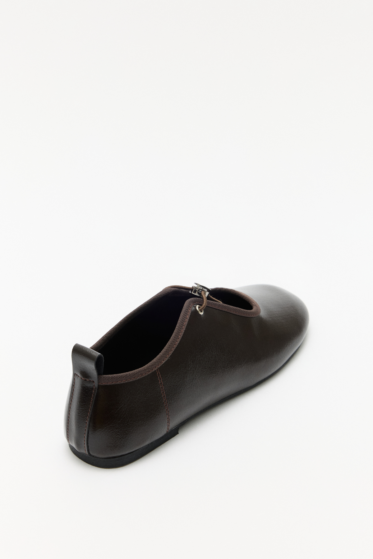 Lastik Bağcık Detaylı Acı Kahve Kadın Babet