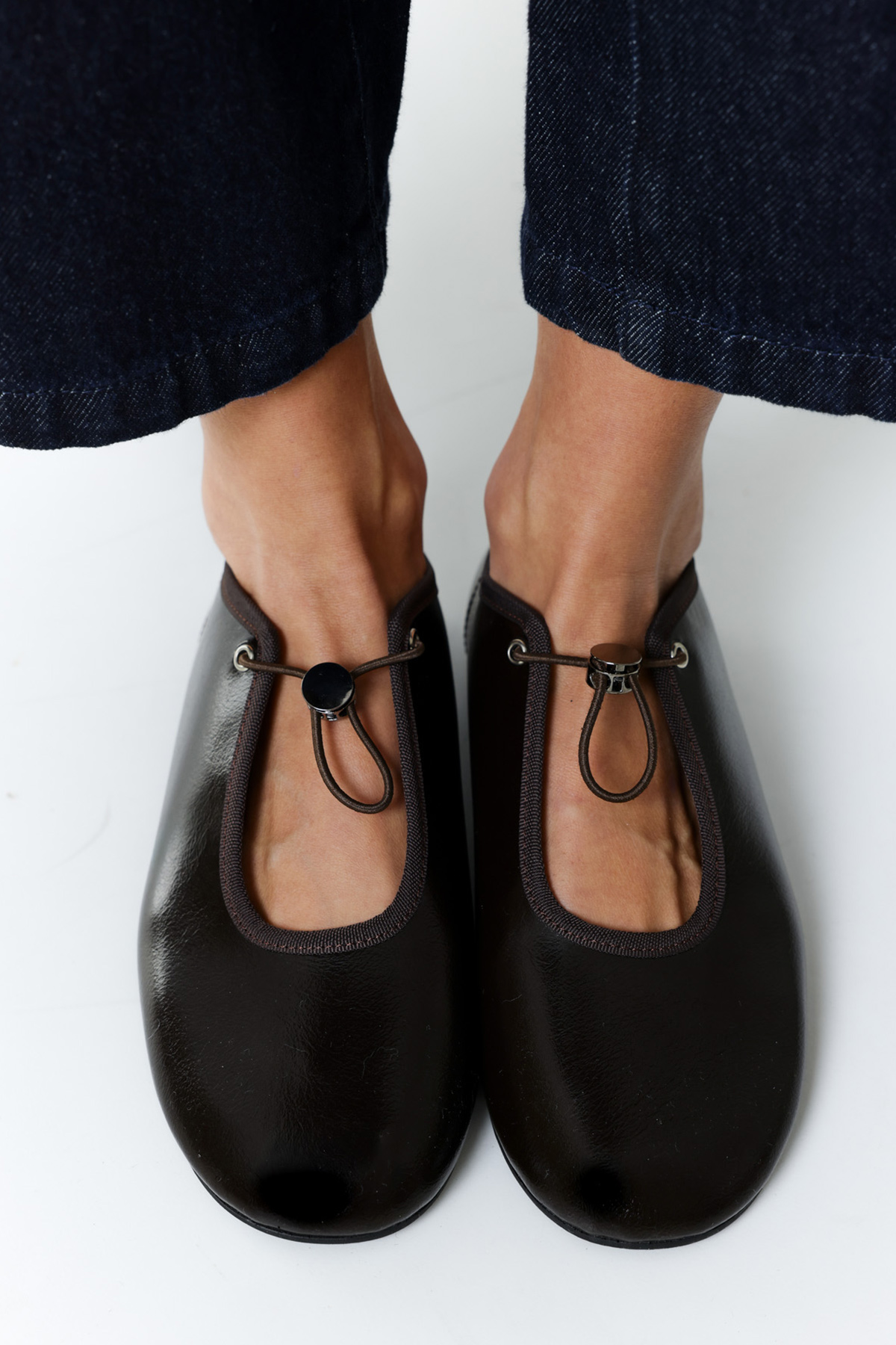 Lastik Bağcık Detaylı Acı Kahve Kadın Babet