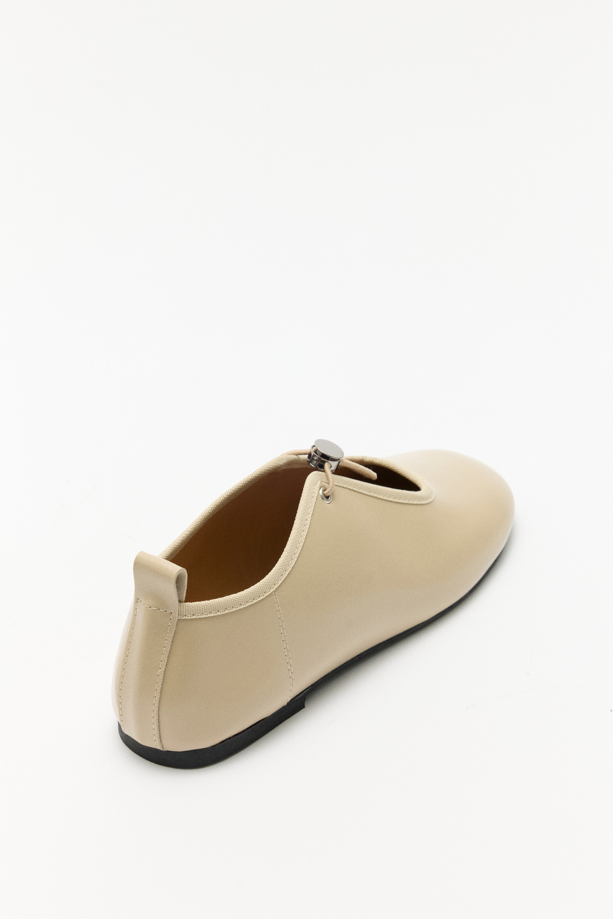 Lastik Bağcık Detaylı Bej Kadın Babet