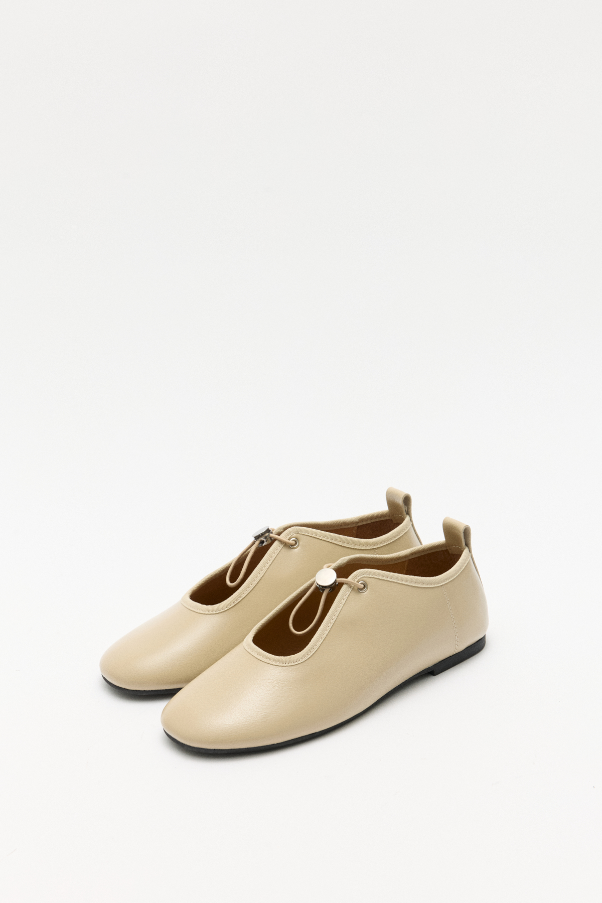 Lastik Bağcık Detaylı Bej Kadın Babet