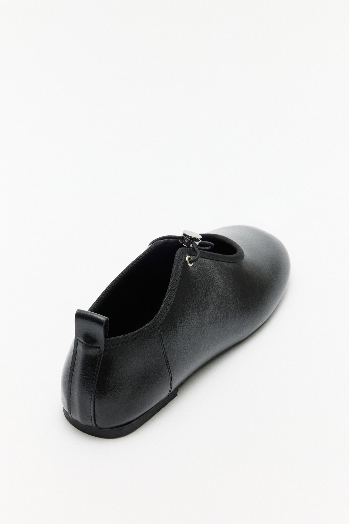 Lastik Bağcık Detaylı Siyah Kadın Babet