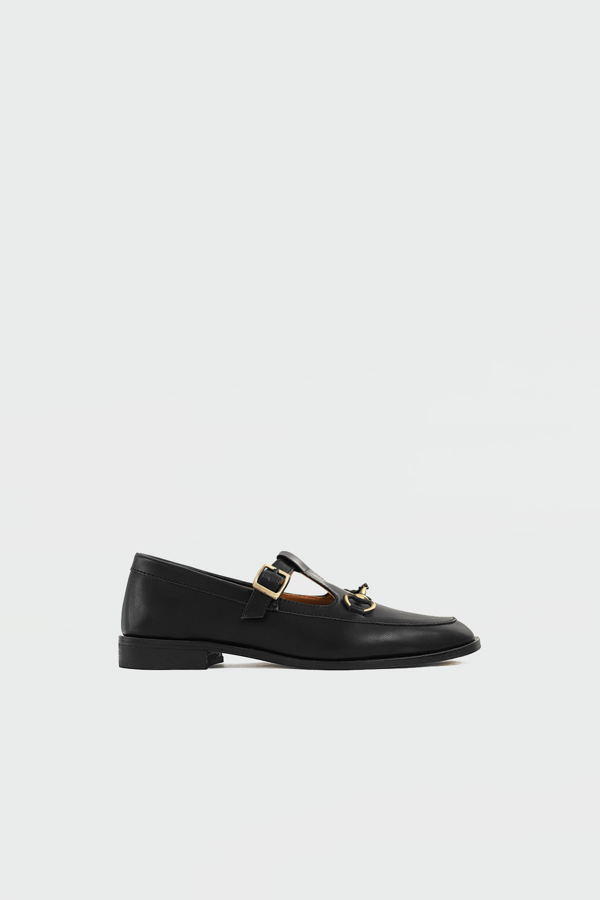 Toka Detaylı Loafer Siyah Kadın Babet