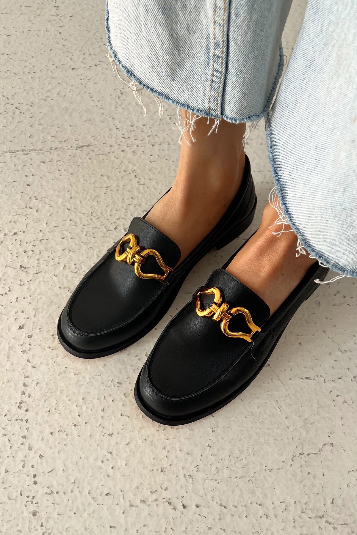 Dekoratif Tokalı Loafer Siyah Kadın Babet