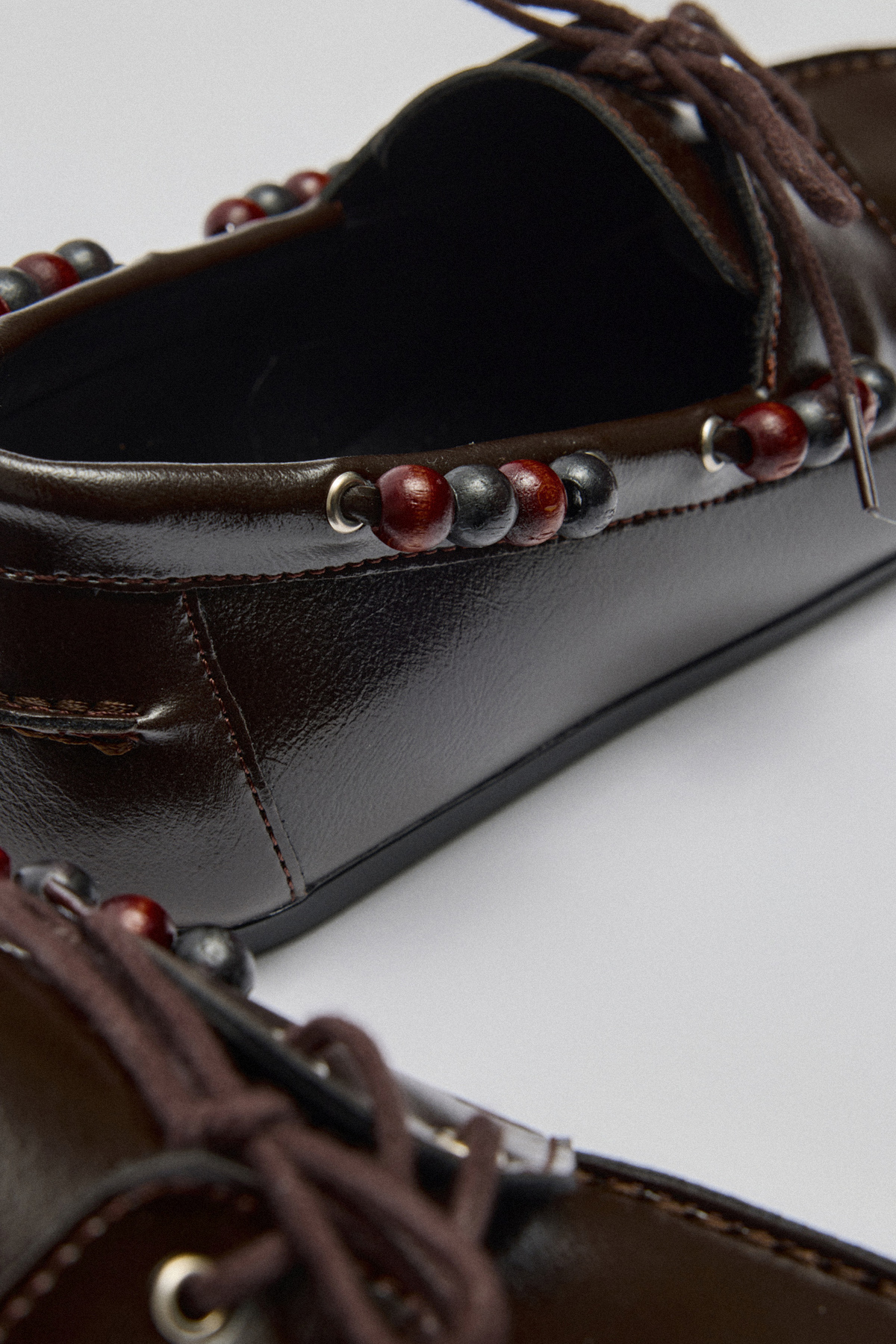 Boncuk Aksesuarlı Bağcıklı Acı Kahve Kadın Loafer