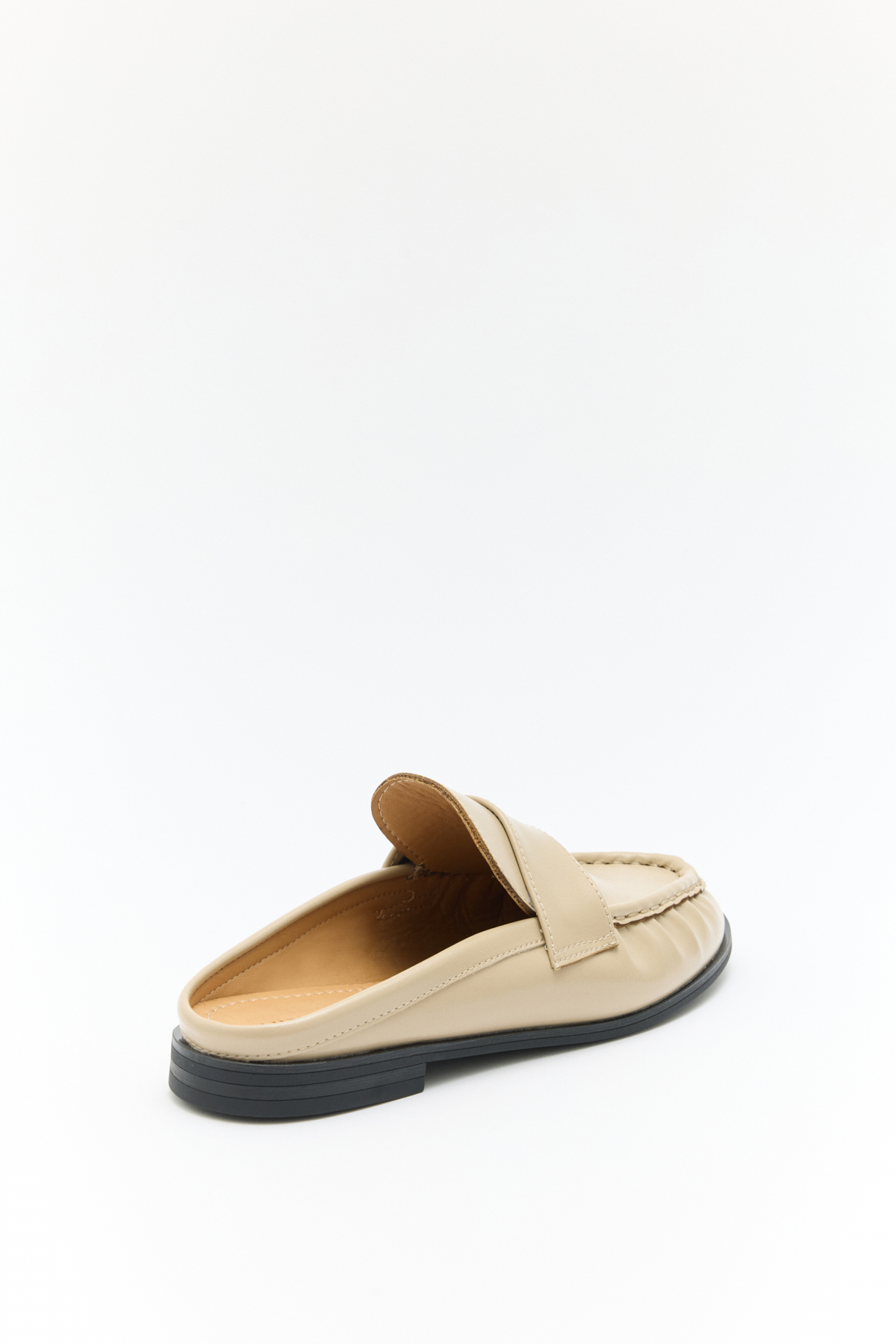 Arkası Açık Büzgülü Bej Kadın Loafer