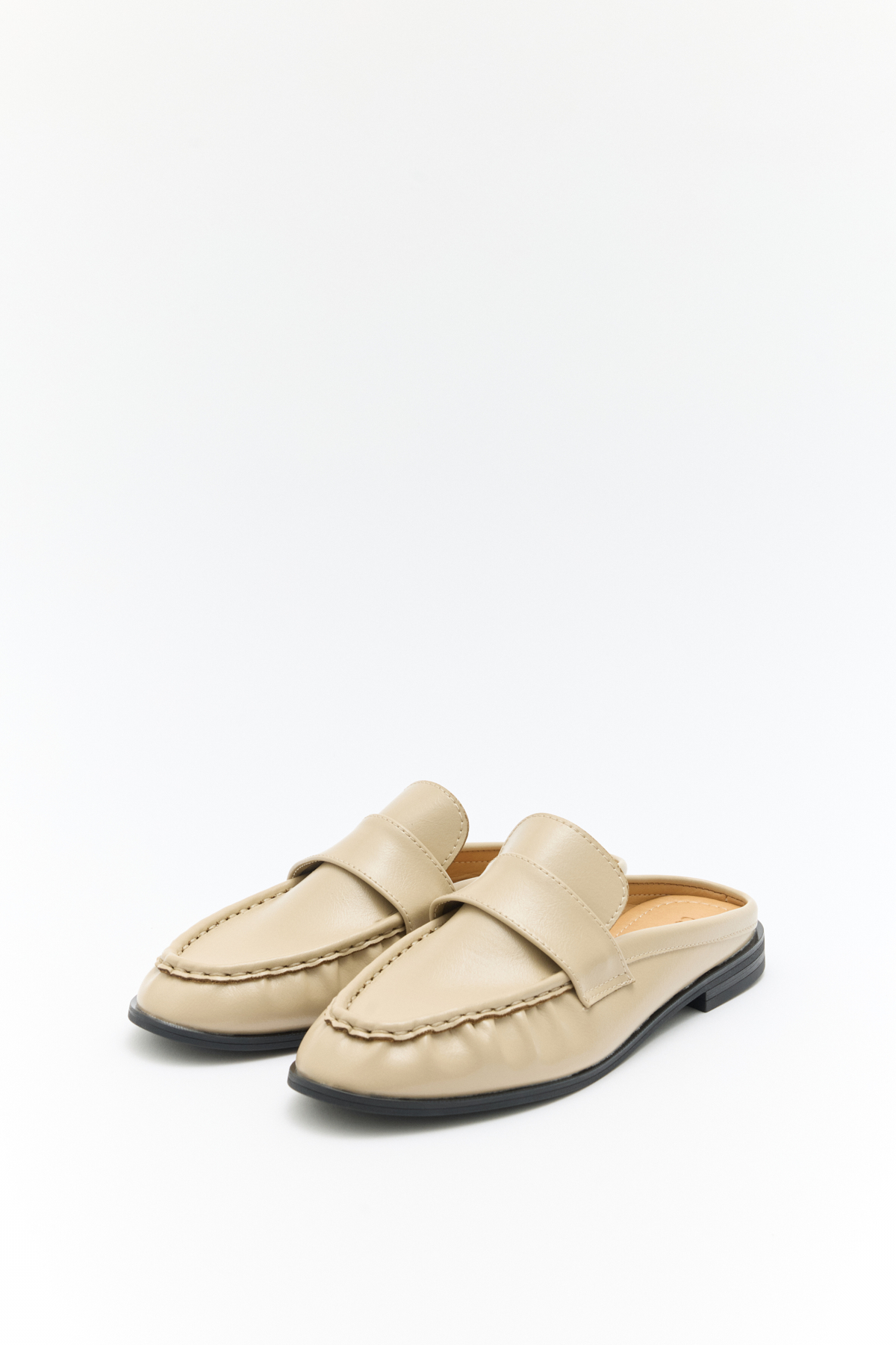 Arkası Açık Büzgülü Bej Kadın Loafer