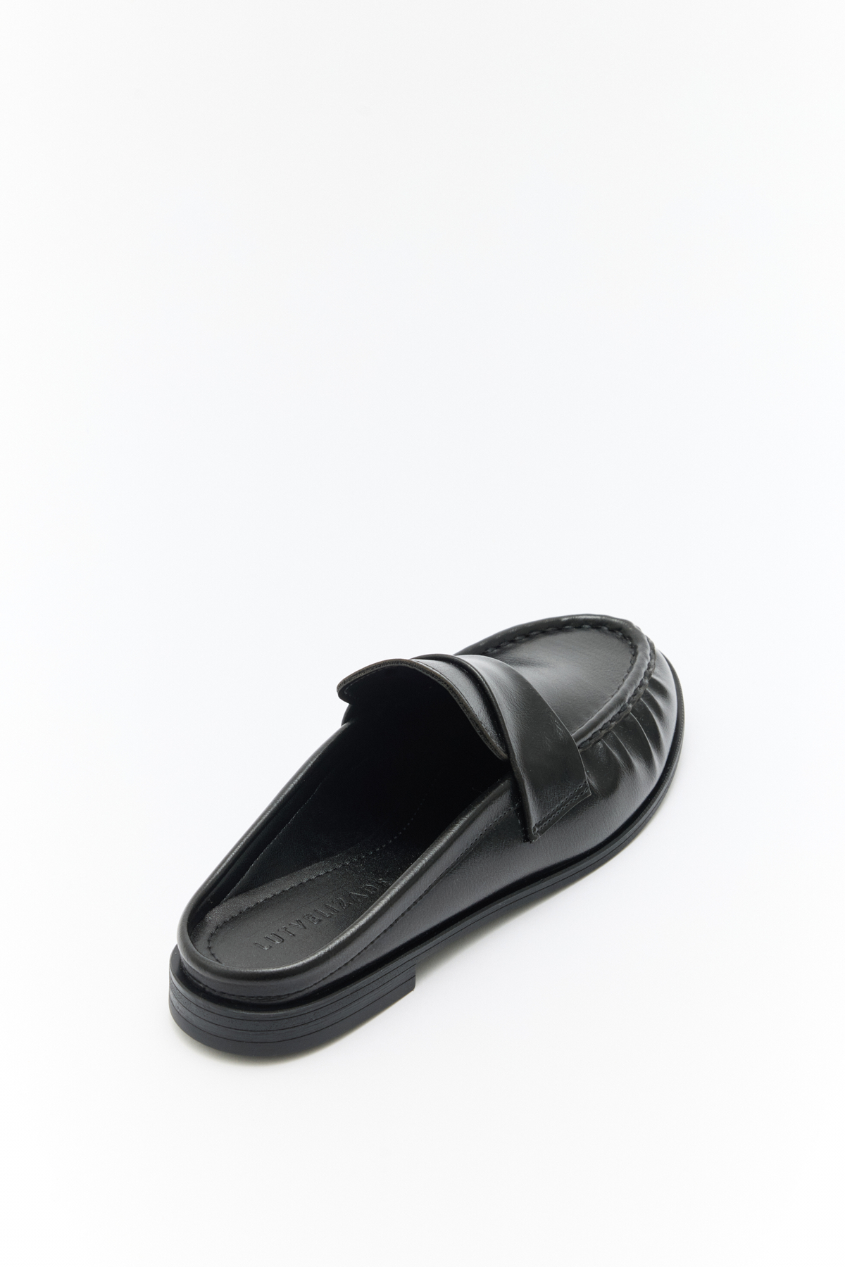 Arkası Açık Büzgülü Siyah Kadın Loafer