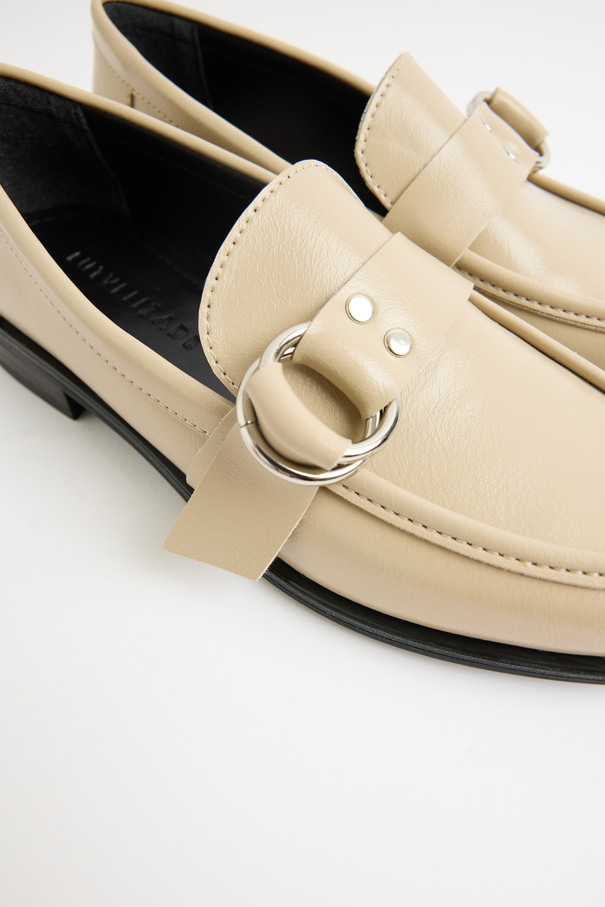 Metal Toka Detaylı Bej Kadın Loafer