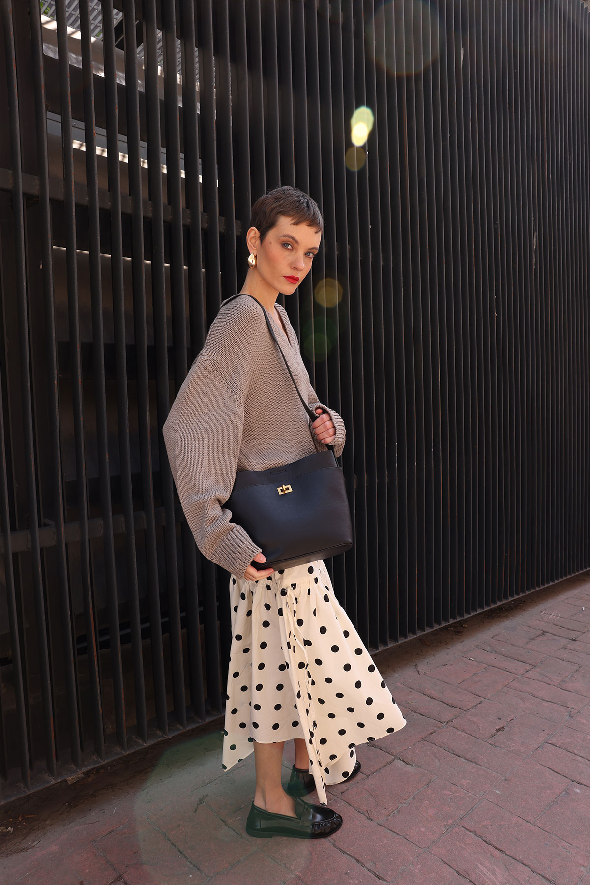 Minimal Gold Kilitli Siyah Kadın Çanta