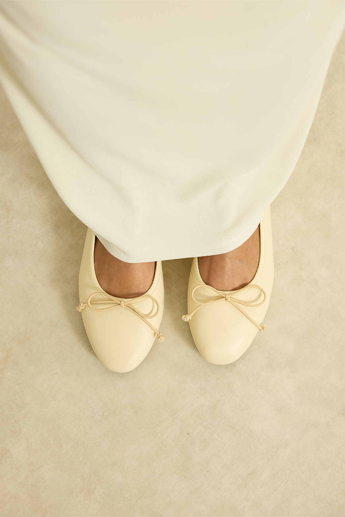 Minimal Kurdele Detaylı Açık Sarı Kadın Babet