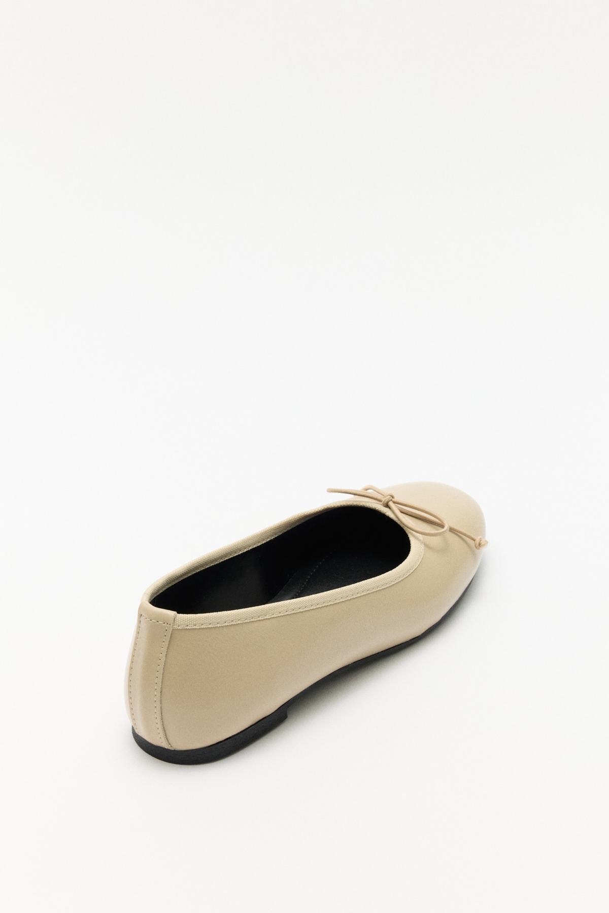 Minimal Kurdele Detaylı Bej Kadın Babet