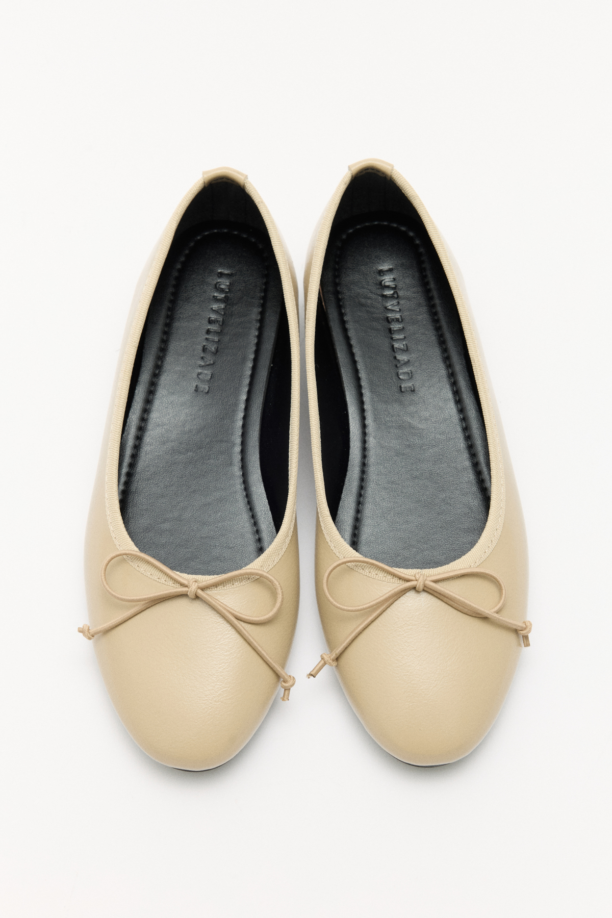 Minimal Kurdele Detaylı Bej Kadın Babet