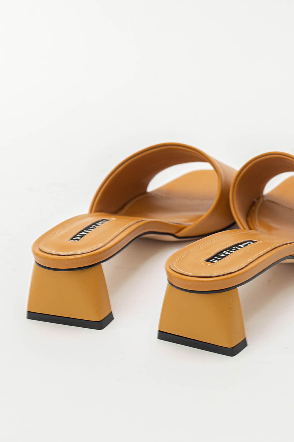 Olivia Hardal Kadın Terlik