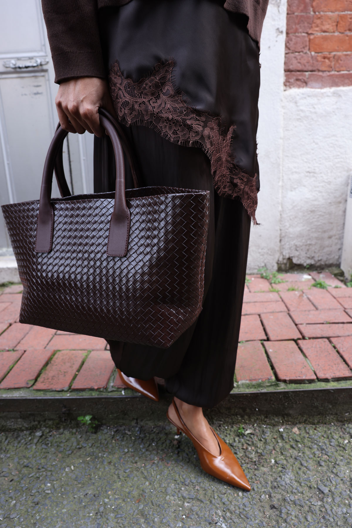 Örgü Dokulu Deri Görünümlü Acı Kahve Örgü Kadın Çanta